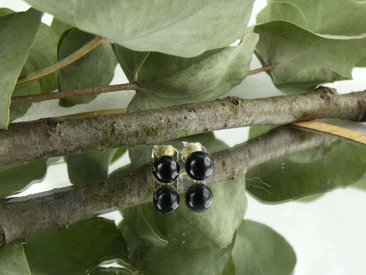 Handgemachte Ohrstecker mit Onyx-Perlen – spiritueller Schmuck mit Heilsteinen, ideal als besonderes Geschenk aus dem Magischen Kaufhaus.