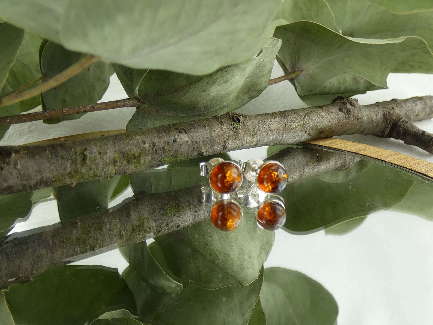 Handgefertigte Cabochon Ohrringe mit echtem Bernstein in der Kategorie magischer Schmuck