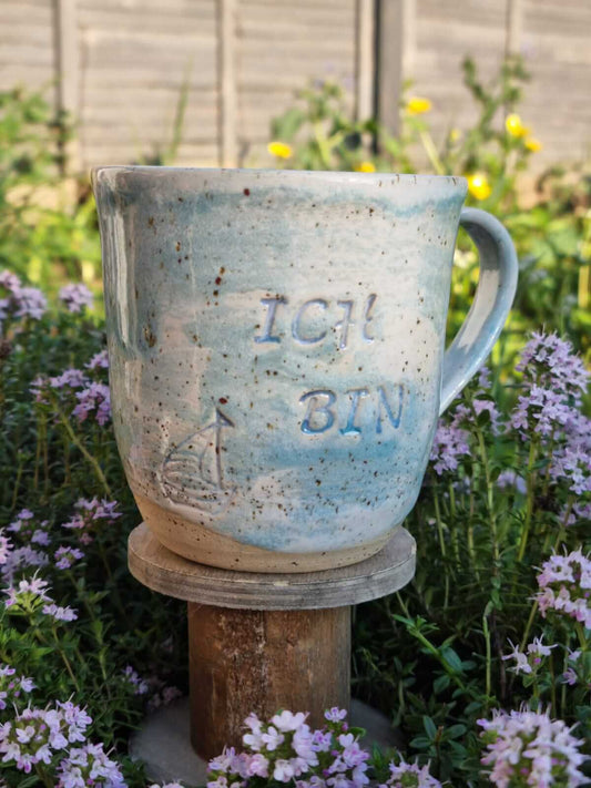 Handgemachte Keramiktasse mit Affirmation „Ich bin frei“ – Geschenkidee für Selbstliebe & Rituale