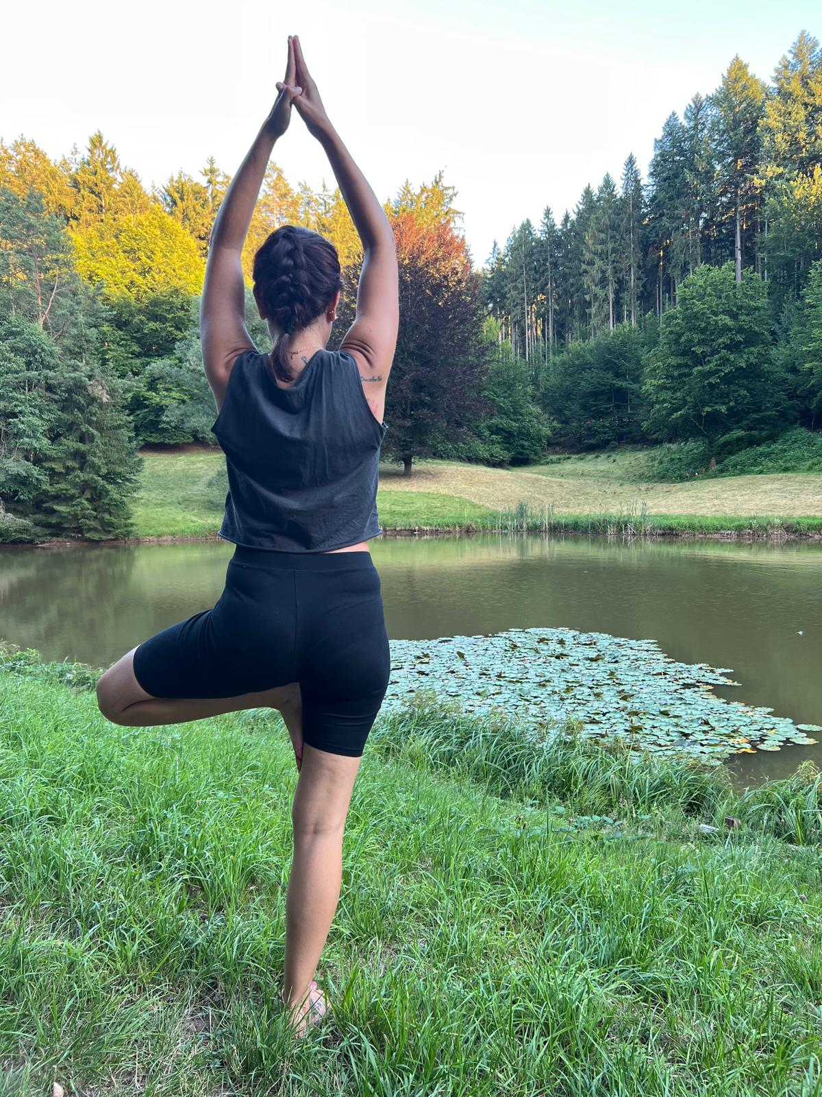 Yoga meets Chakraarmband ✨ Dein magischer Abend in Eschau ✨