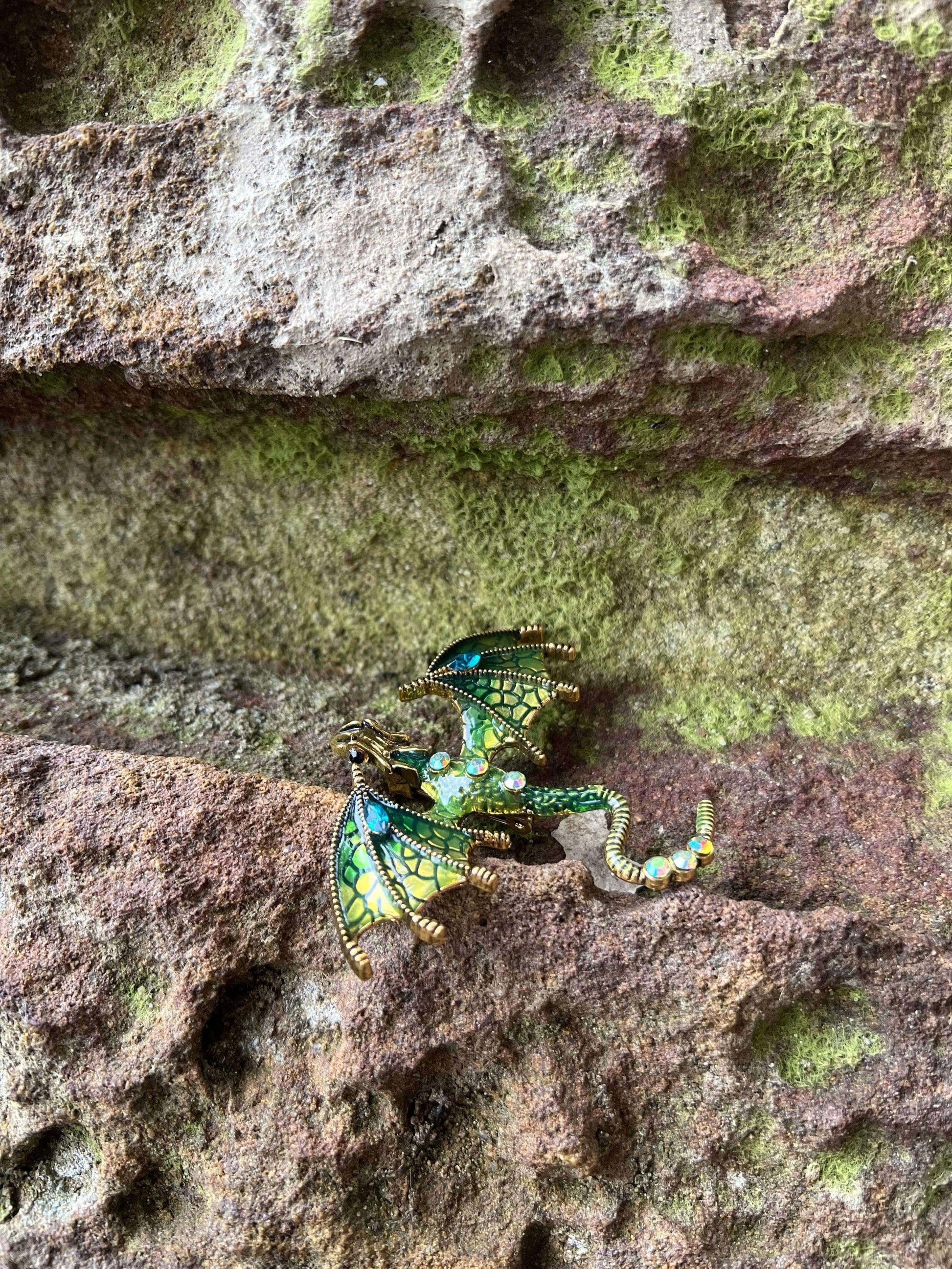 Krafttier_Drache-Macht_Weisheit_Staerke_Transformation-innererReichtum-gruen.