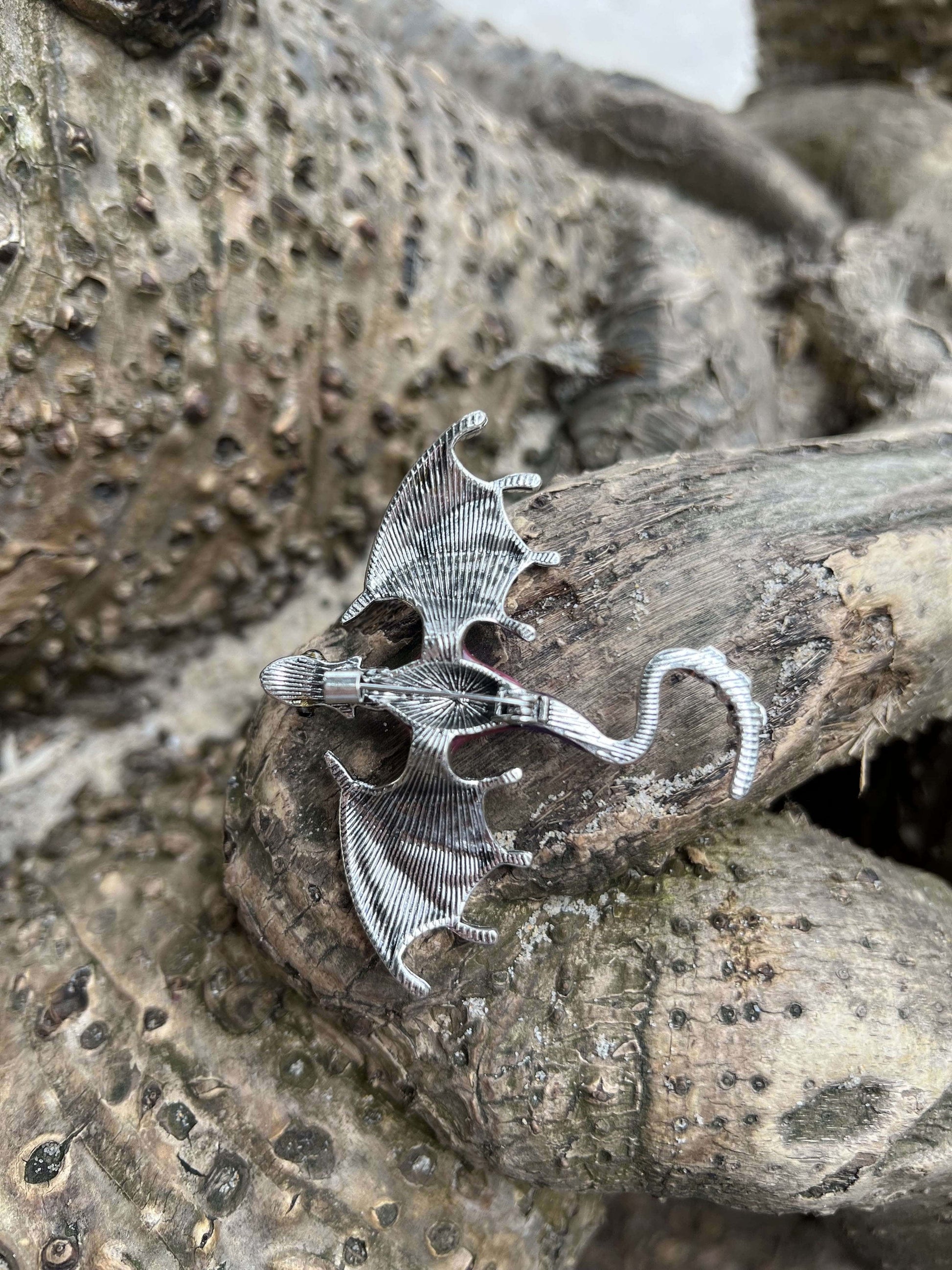 Krafttier_Drache-Macht_Weisheit_Staerke_Transformation-innererReichtum-lila-Rueckseite