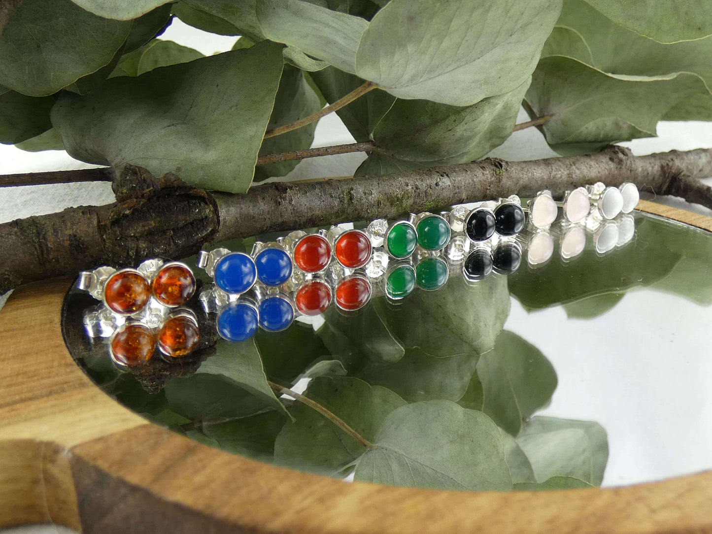 Handgefertigte Cabochon Ohrringe mit echten Edelsteinen in der Kategorie magischer Schmuck