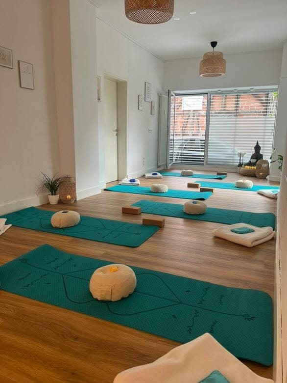 Yoga meets Chakraarmband ✨ Dein magischer Abend in Eschau ✨