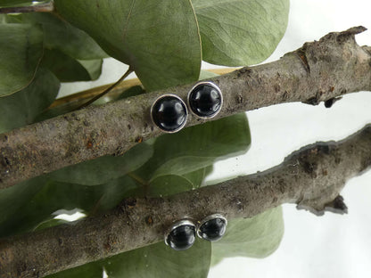 Handgefertigte Cabochon Ohrringe mit echtem Onyx in der Kategorie magischer Schmuck
