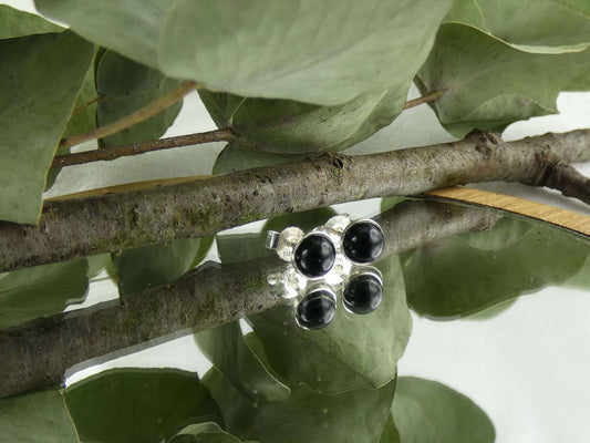Handgefertigte Cabochon Ohrringe mit echtem Onyx in der Kategorie magischer Schmuck
