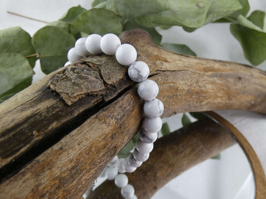 Armband Perlen Howlith | Handgemachter Schmuck mit echten Edelsteinen | Für Gelassenheit & Achtsamkeit