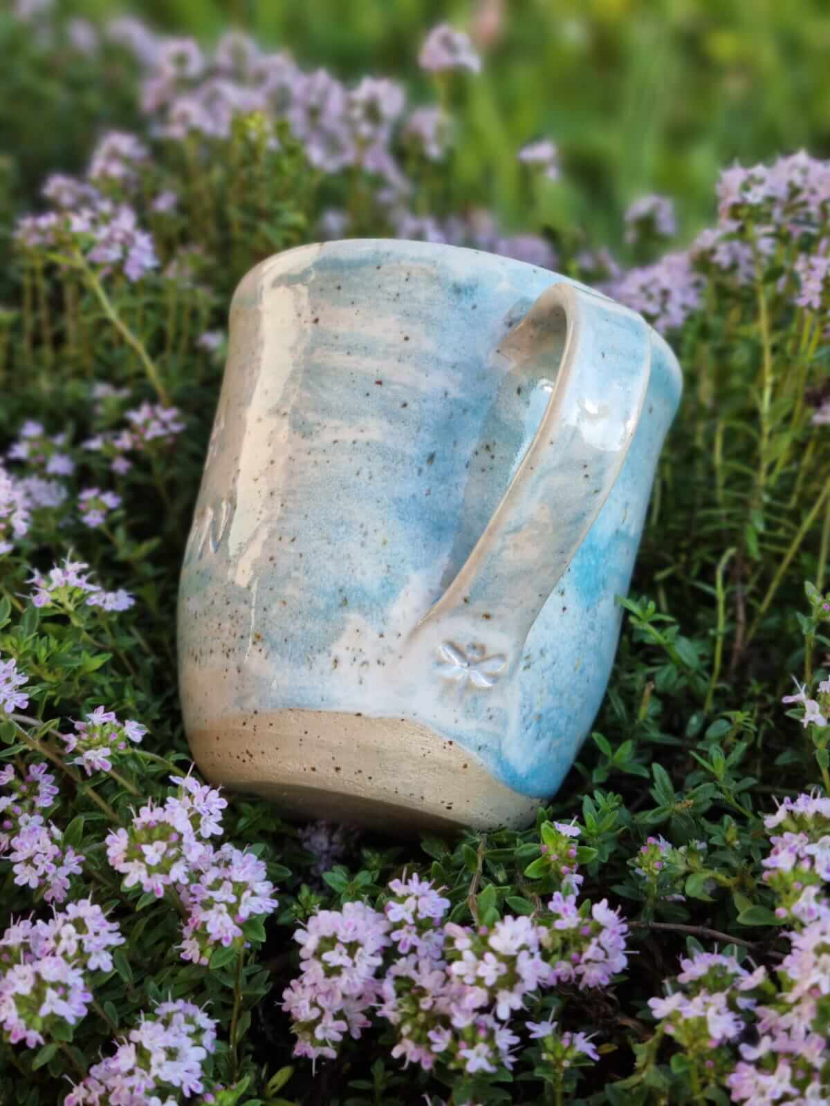 Handgemachte Keramiktasse mit Affirmation „Ich bin frei“ – Geschenkidee für Selbstliebe & Rituale