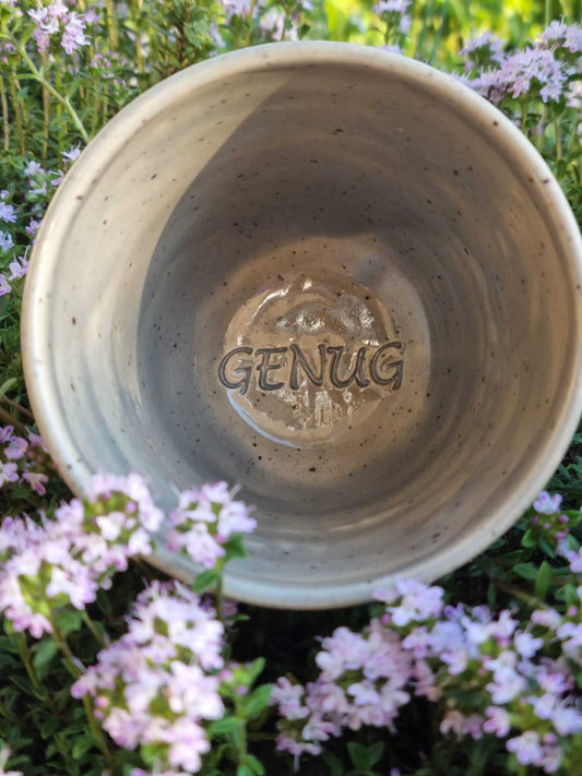 Handgemachte Keramiktasse mit Affirmation „Ich bin genug“ – Geschenkidee für Selbstliebe & Rituale