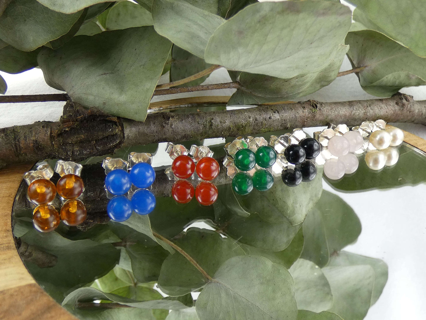 Handgemachte Ohrstecker – spiritueller Schmuck mit Heilsteinen, ideal als besonderes Geschenk aus dem Magischen Kaufhaus.